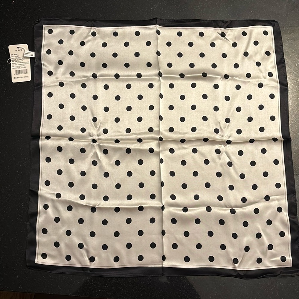 NEW IN PACKAGE SANG CAN SI Silk Scarf 21" Square Black / Ivory